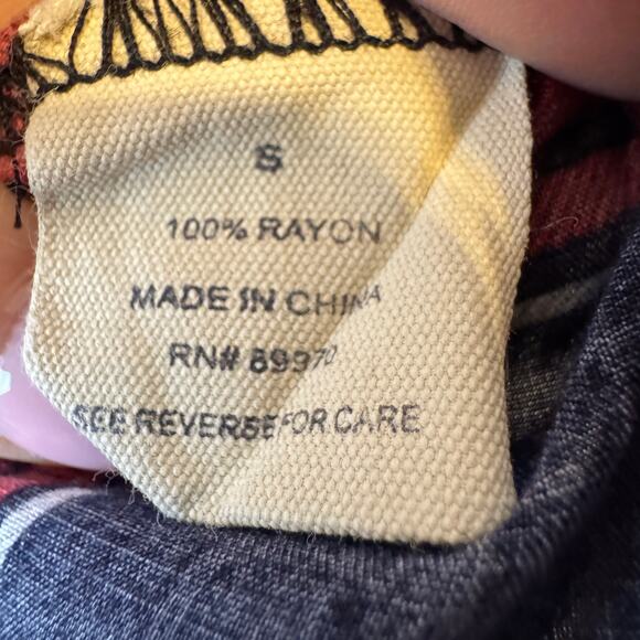 Love Notes Plaid Red Black White Tab Sleeve Shirt Size Small - Picture 9 of 11